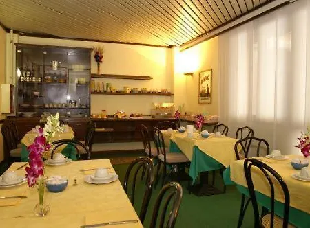 Victoria Hotel