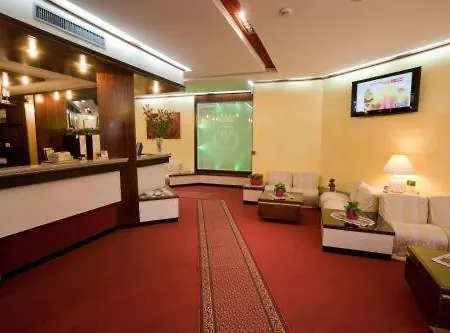 Victoria Hotel 3*