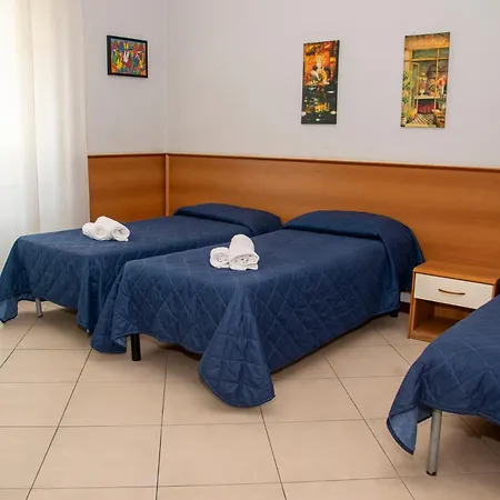 Victoria Hotel 3*